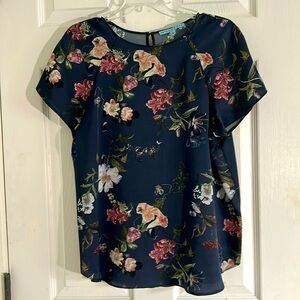 NWOT short sleeved blouse